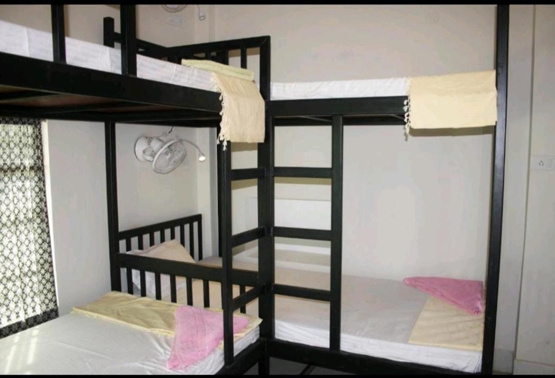 Monalisa Hostel พาราณสี ภายนอก รูปภาพ