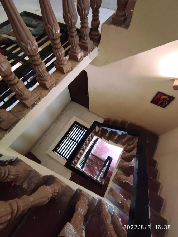 Monalisa Hostel พาราณสี ภายนอก รูปภาพ